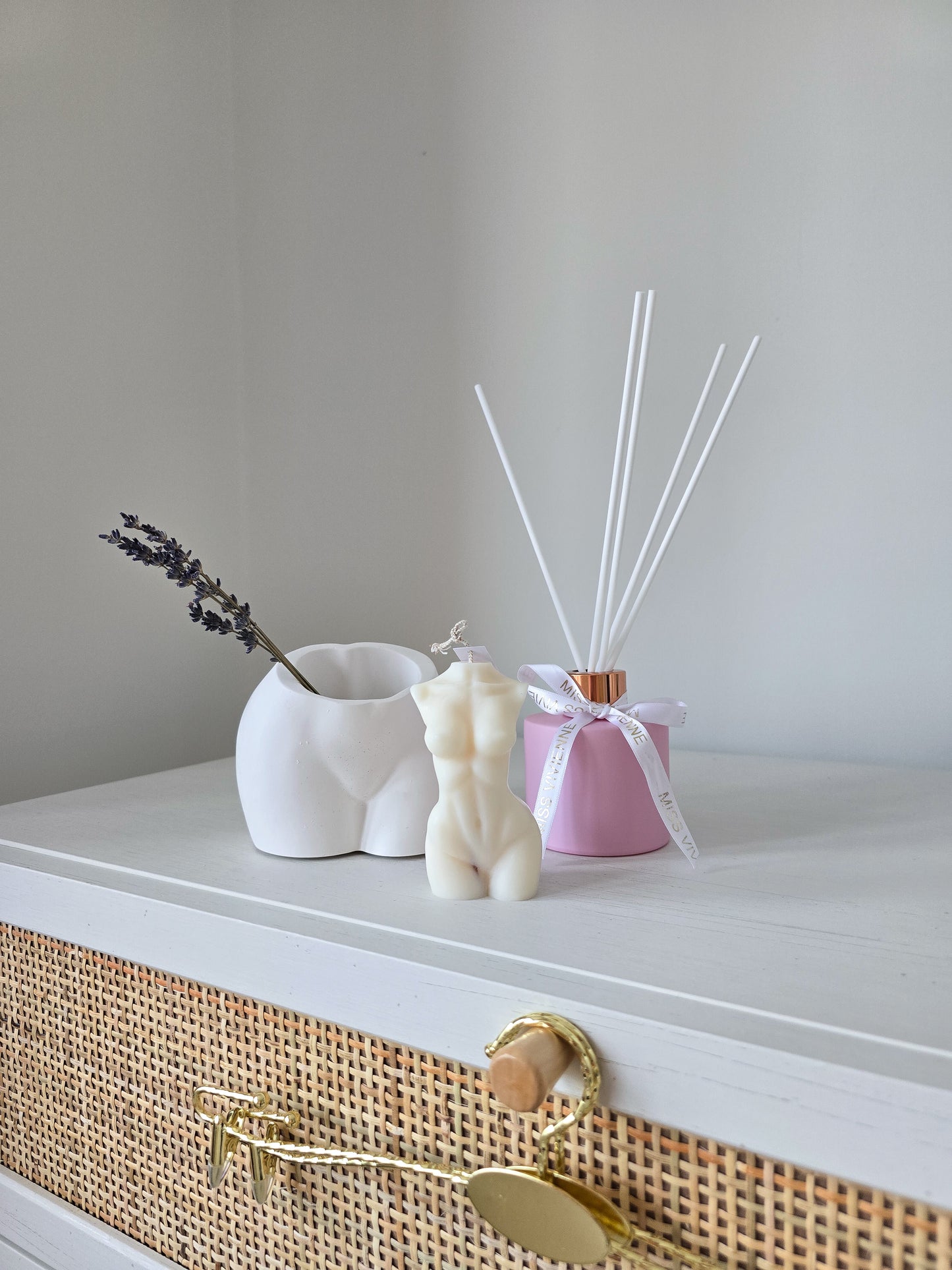 Bum Vase